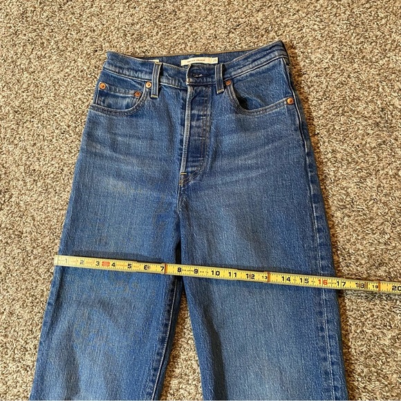 Levi's Premium Ribcage Straight Jeans in Size 25 - Picture 13 of 15